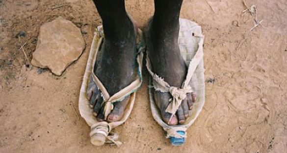 “Striving hard to fight against the boundary set by poverty” with real actions – Bottle Shoes Movement