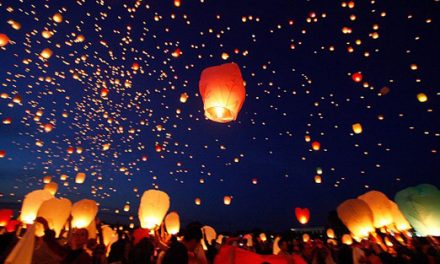Lighting up paper lanterns to pray for luck caused serious fire