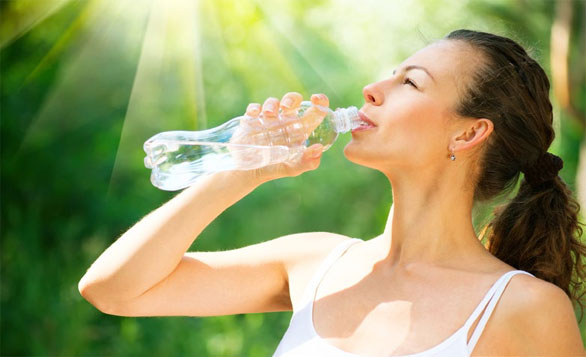 Massive consumption of bottled water raises the alarm