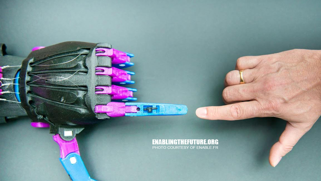 e-NABLE  全球集氣 – 義務製作 3D 機械手 為殘障人士編出新「肢」